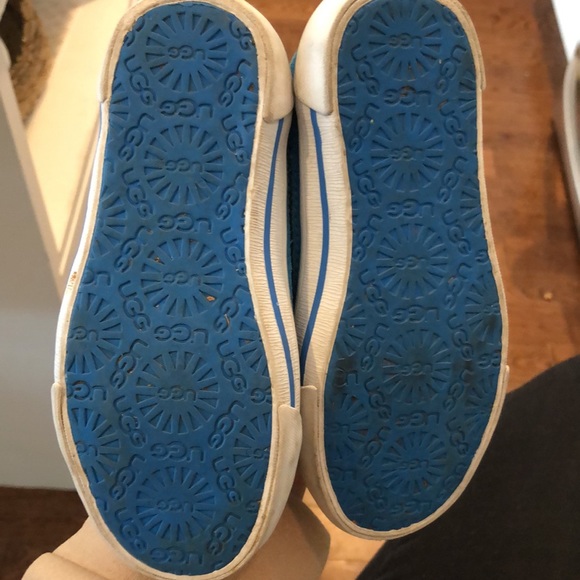 Ugg Australia, childrens 9 / C9 , sparkle, slip on shoes. - Picture 4 of 6